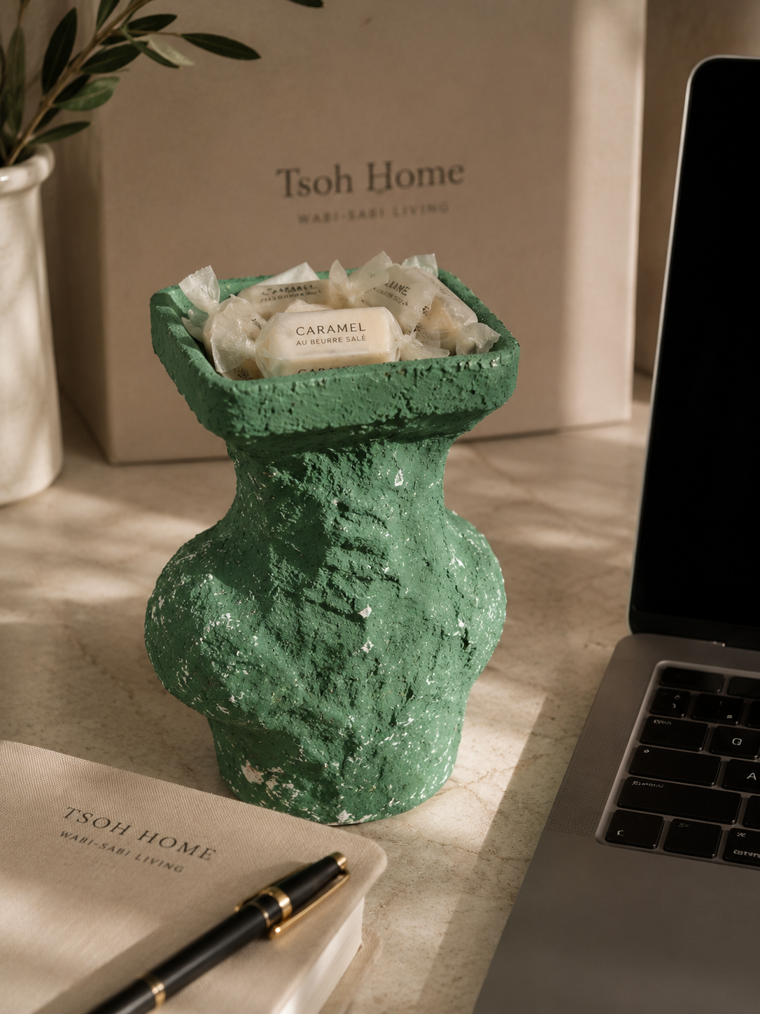 Moosform — Skulpturale Mini-Vase