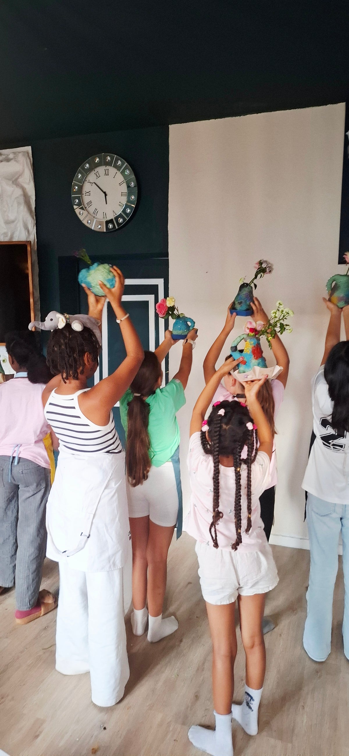 Kreative Kindergeburtstage – Gestalten mit modellierbarer Papiermasse