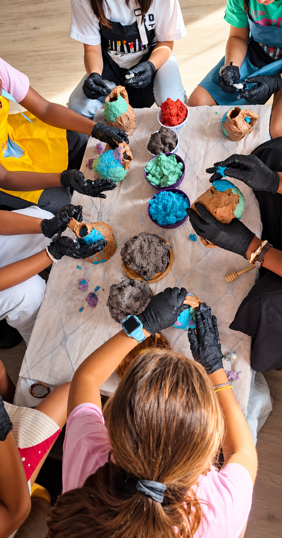 Kreative Kindergeburtstage – Gestalten mit modellierbarer Papiermasse